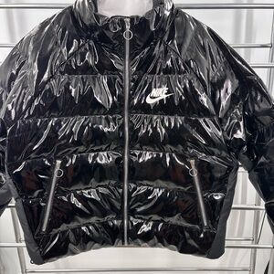 Nike puffer jacket size medium Black